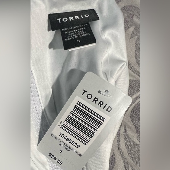 Torrid NWT dress top with blue flowers sz 5 - Picture 4 of 5